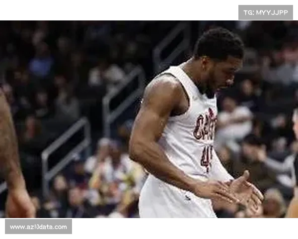 黄蜂主场惜败骑士,三球助攻串联难掩防守漏洞